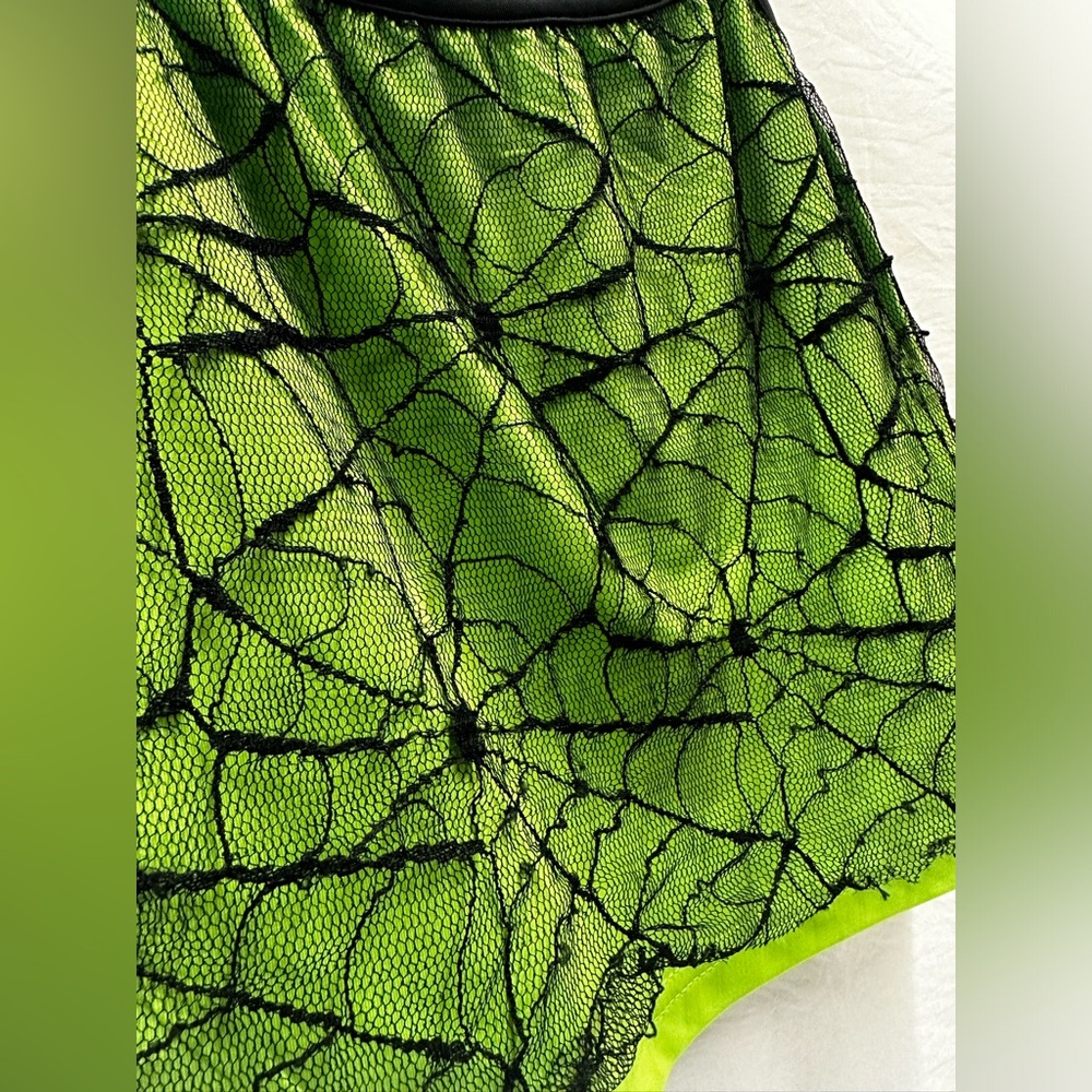 Spider Crop Top